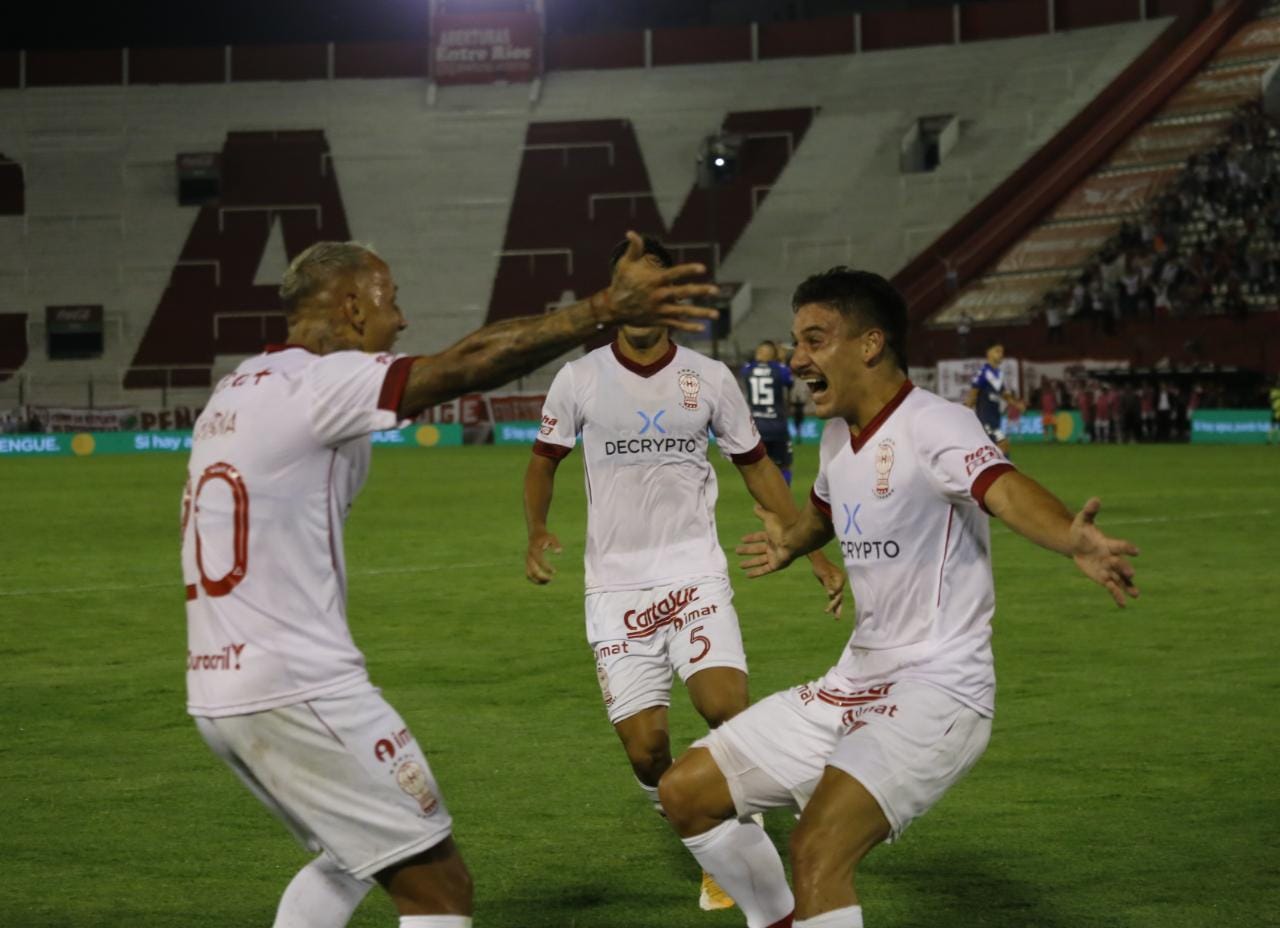 El Globo supo plantear su juego en el campo para conseguir una victoria ante el Fortín en la fecha cuatro de la Copa de La Liga Profesional.