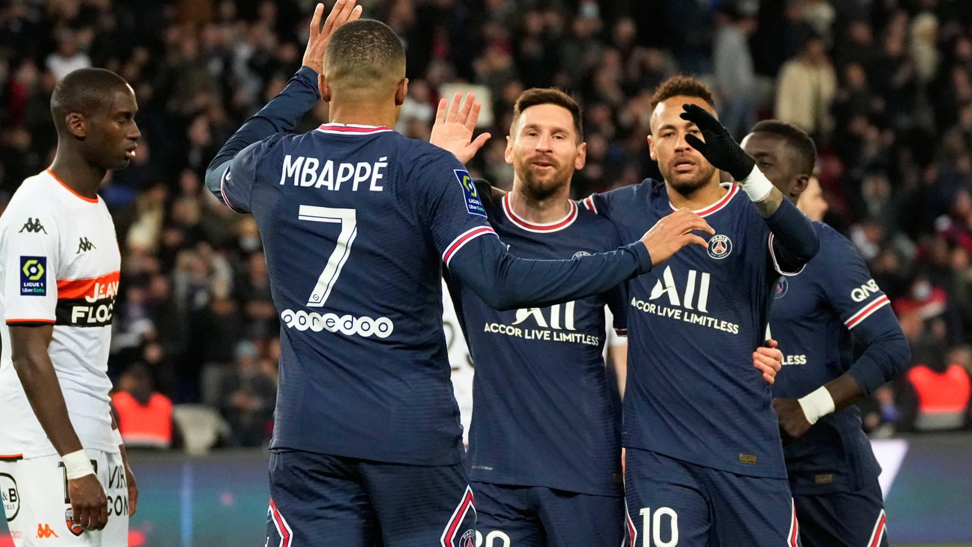 La Pulga volvió a aparecer después de mucho tiempo con un golazo. El plantel parisino logró un partidazo por la Ligue 1.