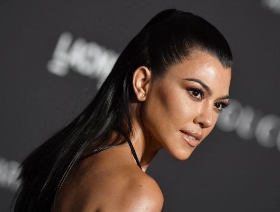 Kourtney Kardashian sufre ataque de ansiedad tras romper su anillo de compromiso