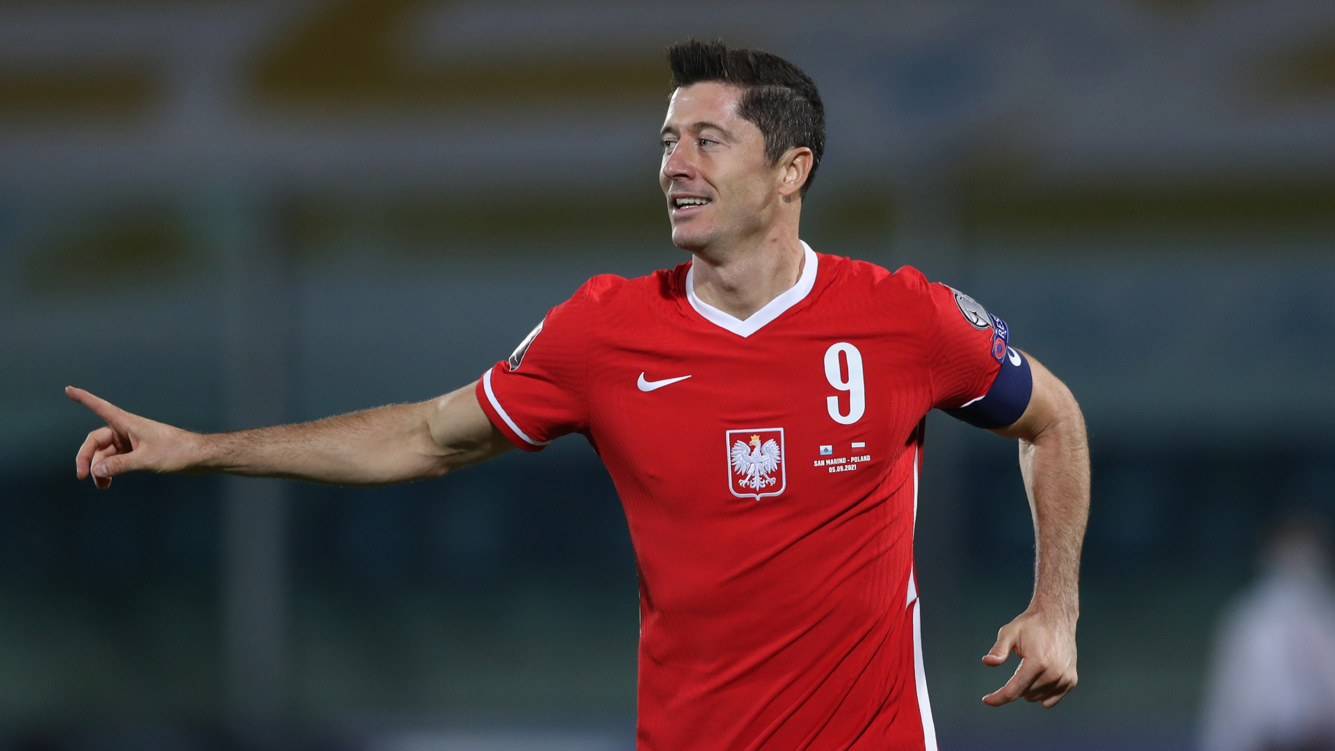 Lewandowski se compromete a portar la cinta de capitán con los colores de Ucrania en Qatar
