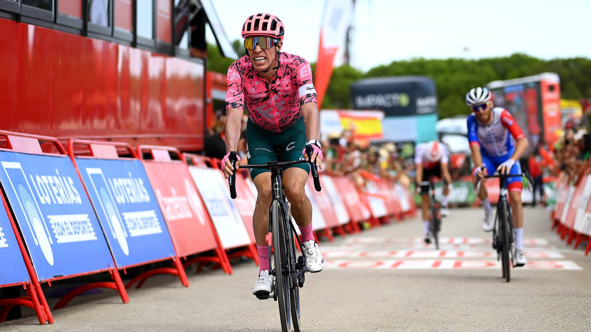 Rigoberto Urán da un salto en La Vuelta con su victoria en la 17ª etapa