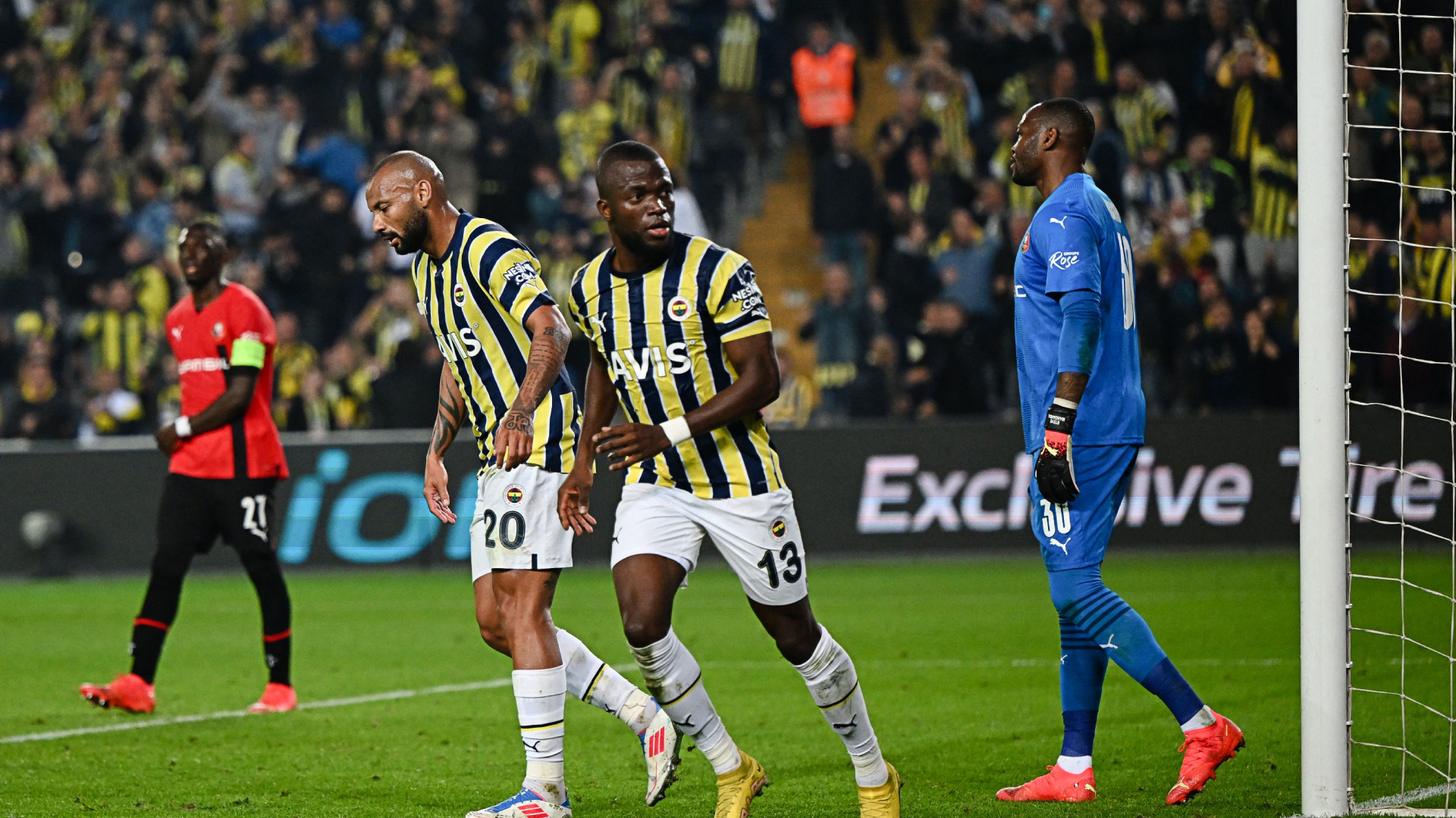 Enner Valencia inició la notable remontada que mantiene a Fenerbahçe como líder