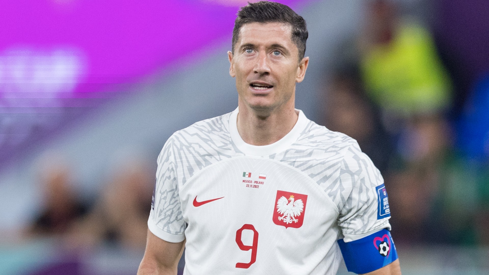 El técnico de Polonia respaldó a Lewandowski: "Es el mejor delantero del mundo"