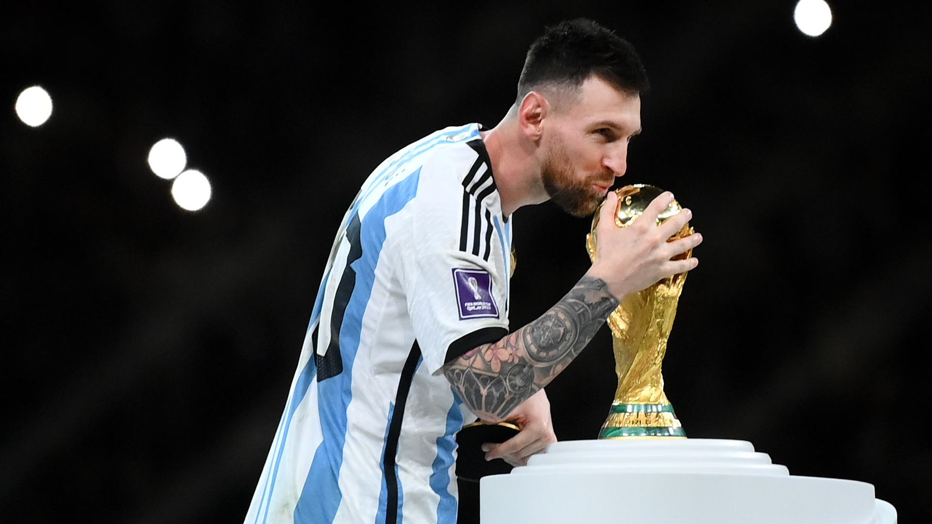 Sacchi, sobre Messi: "Toda la Argentina está a sus pies"