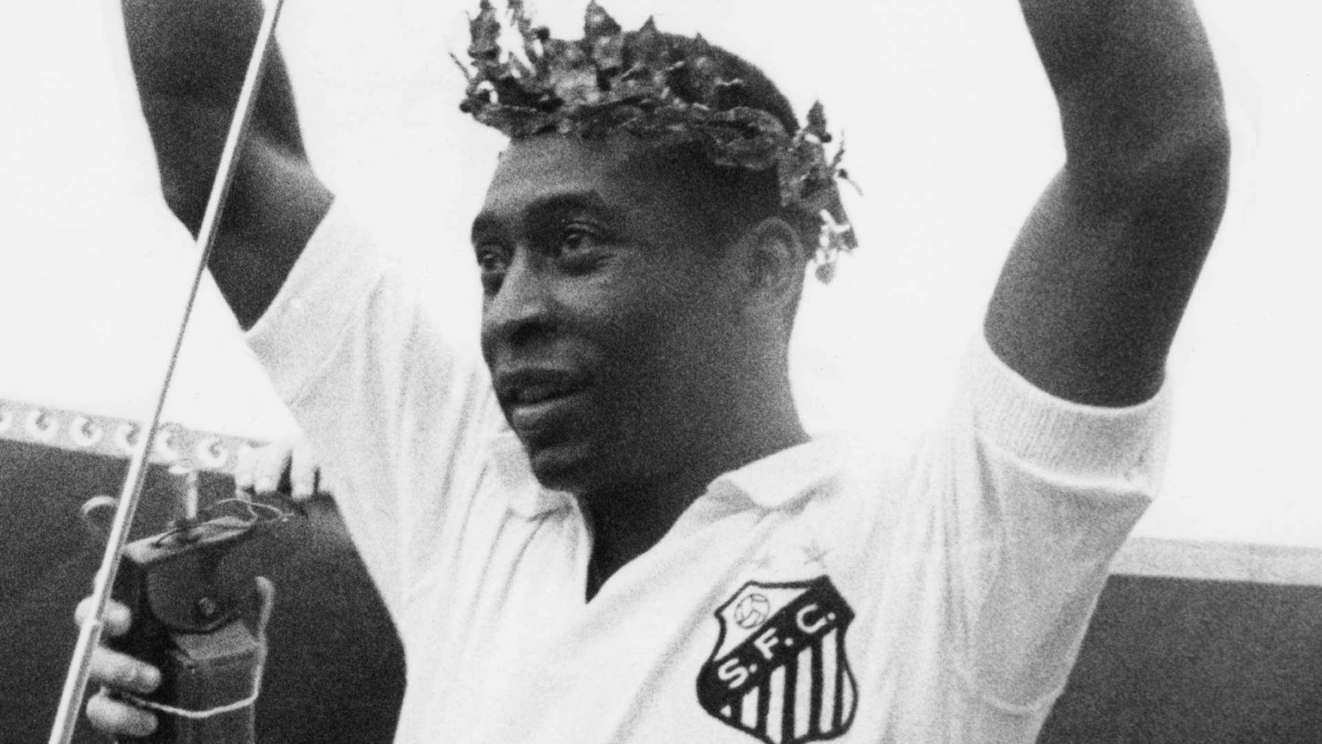 Santos decide no retirar la camiseta número 10 que vistió Pelé