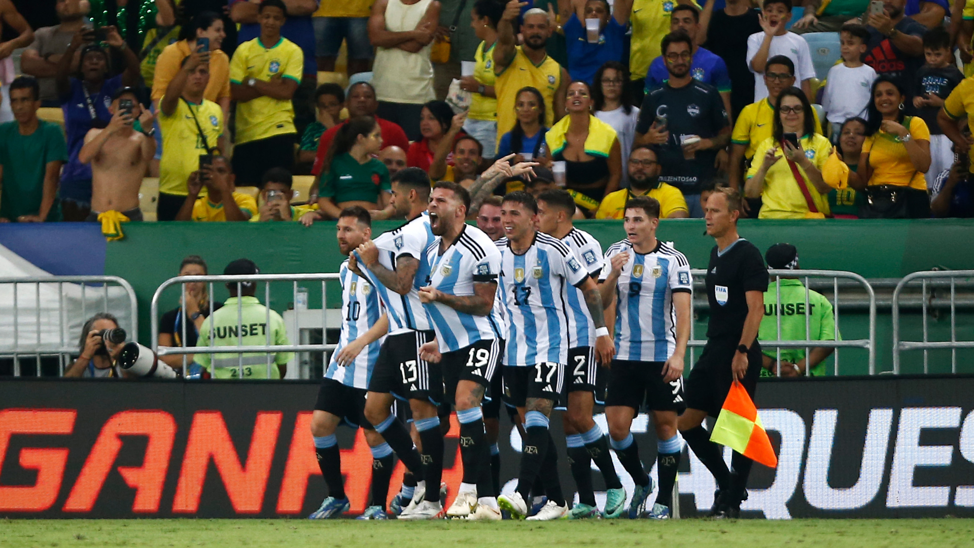 Nicolas Otamendi Brasil Argentina Eliminatorias Sudamericanas 11212023 (Wagner Meier/Getty Images)
